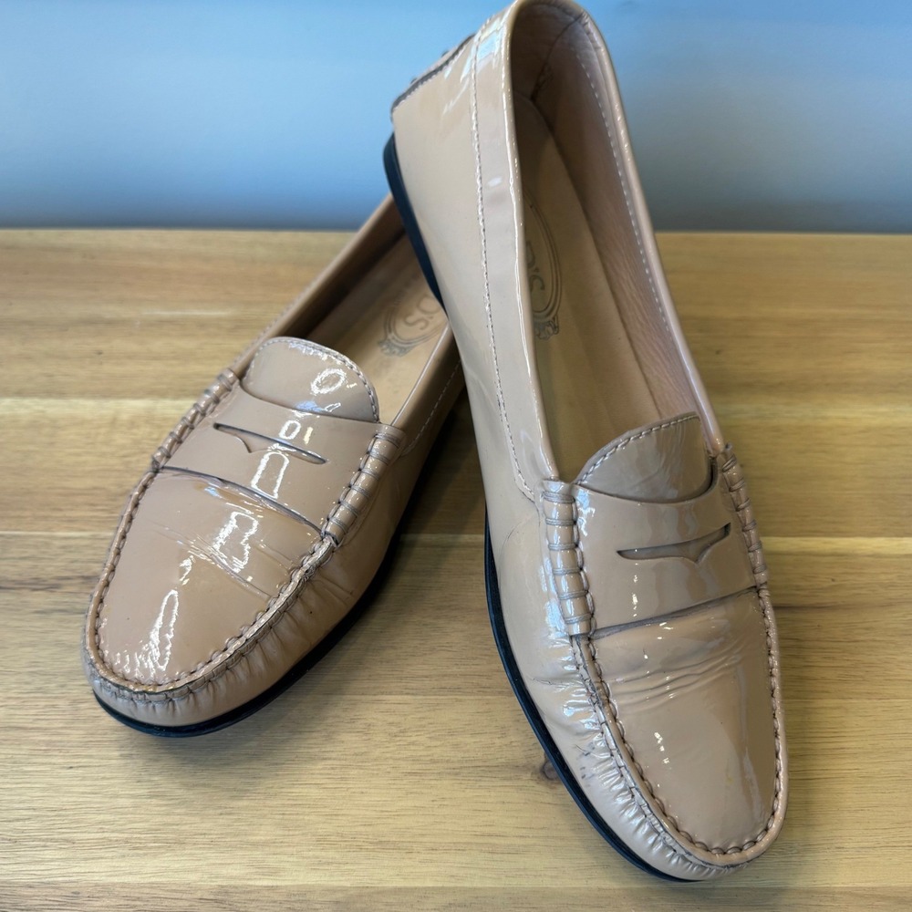 Tods Women 8.5 EU 39 Tan Beige Patent Leather Penny Flat Loafers Italy Classic - Picture 6 of 16